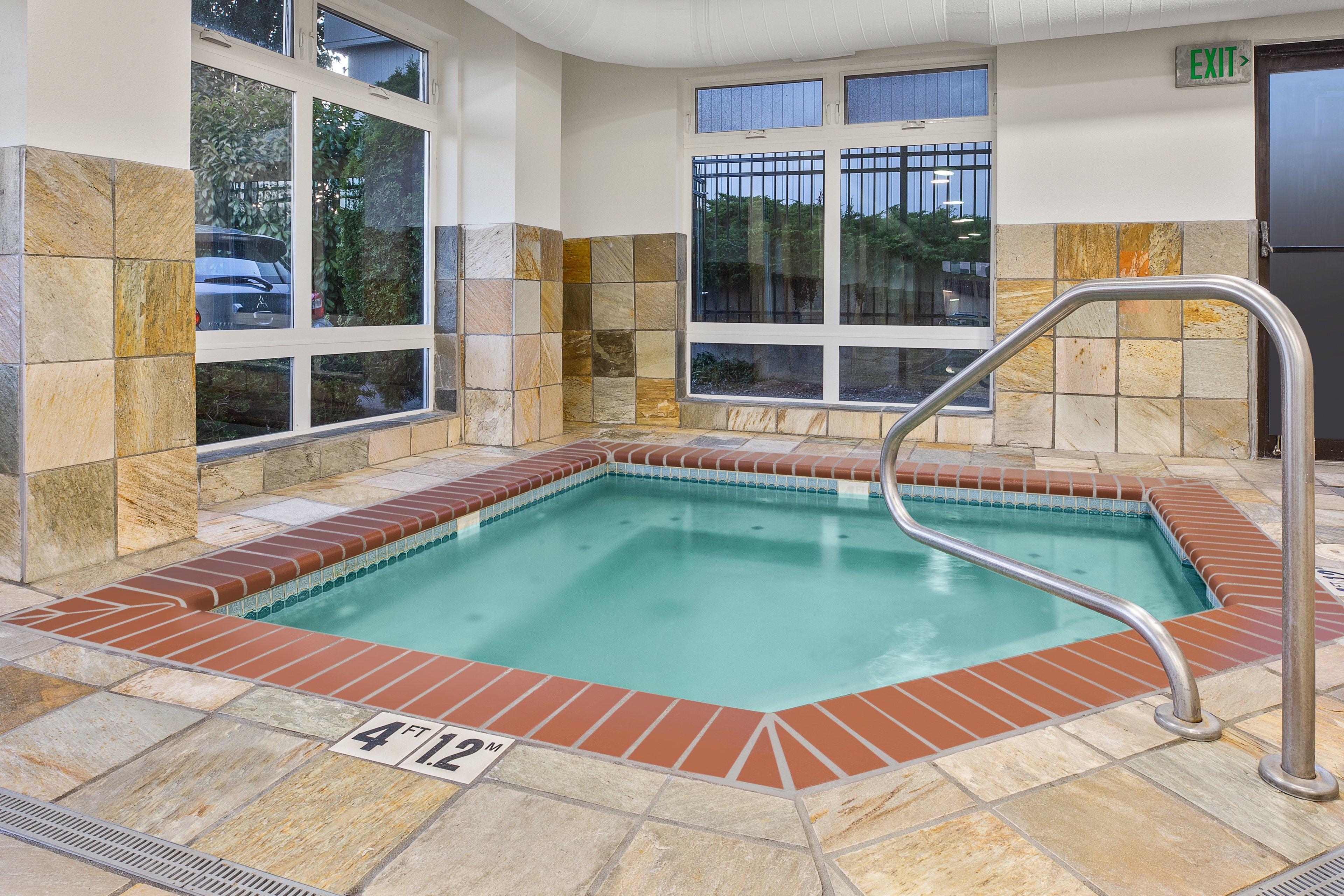 Holiday Inn Express & Suites Tacoma By Ihg Exterior foto