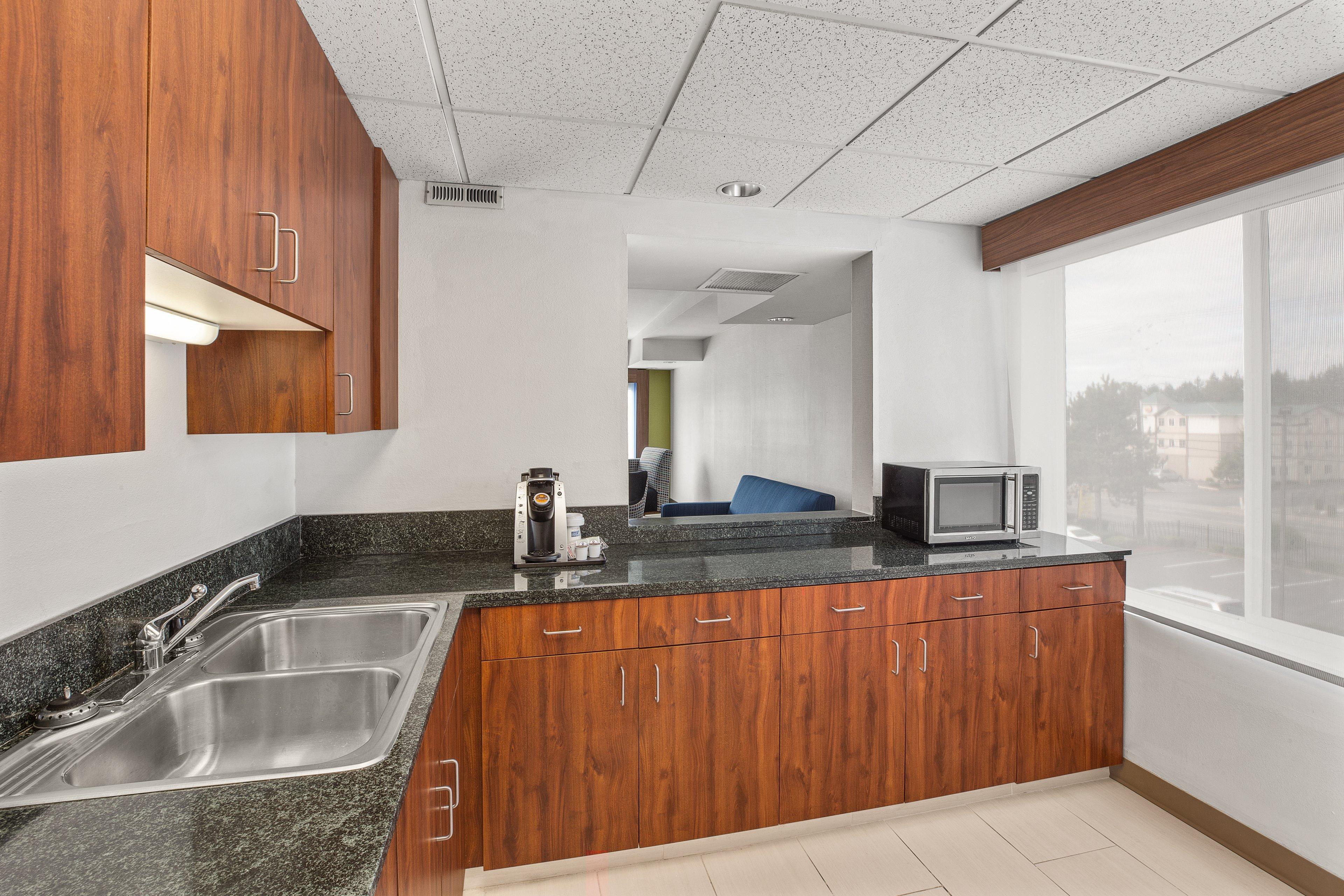 Holiday Inn Express & Suites Tacoma By Ihg Exterior foto